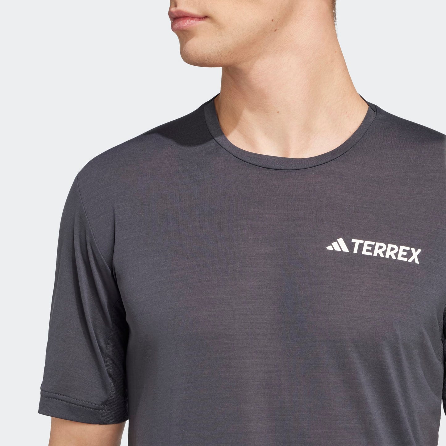 Adidas - Xperior Tee - carbon - teeshirt running hommes