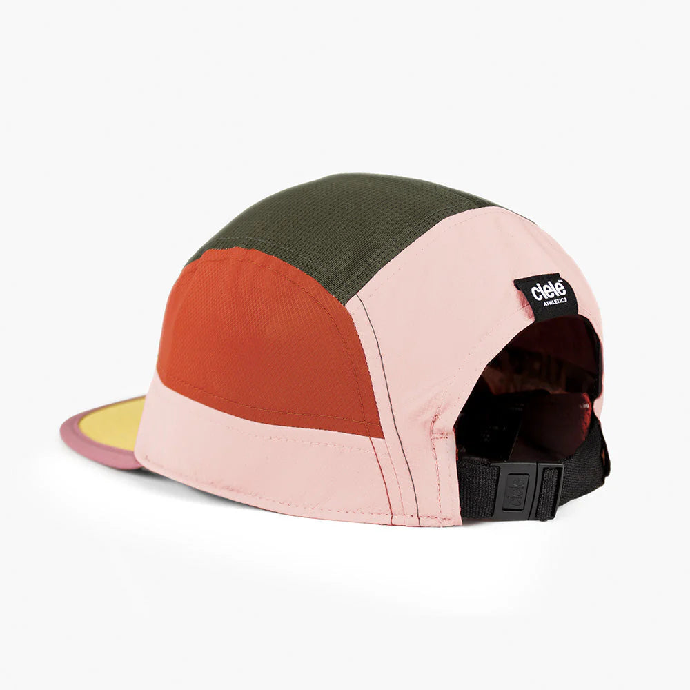 Ciele Athletics - GOCap Field - Iconic Bar - Peachskin/Seaweed - casquette running unisexe