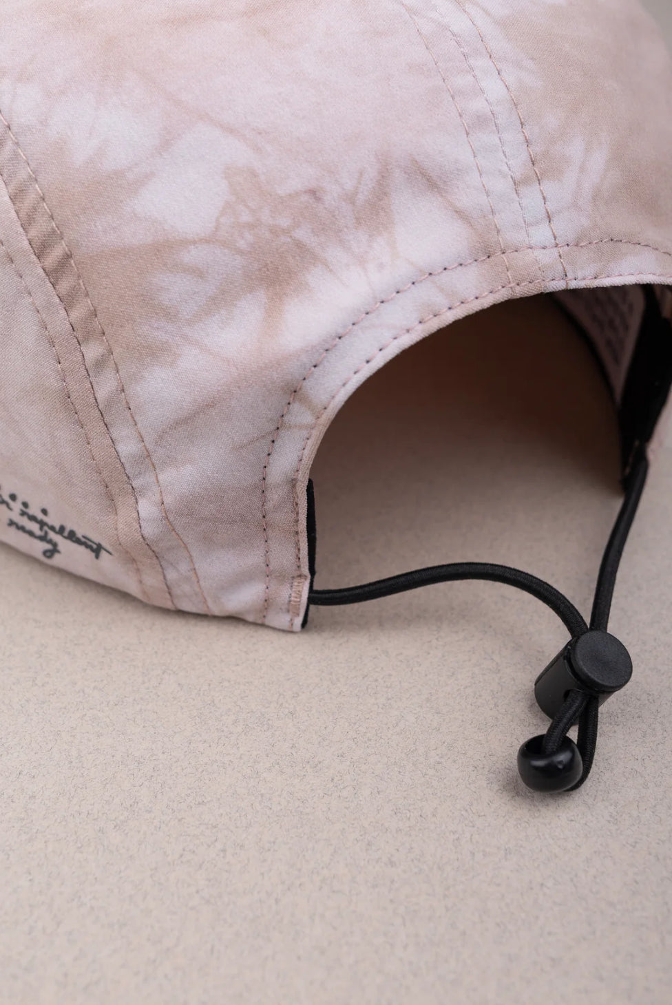 Laser Barcelona X Mercidistillery - Trail 5 Panel Hat - Mud dye - Casquette running