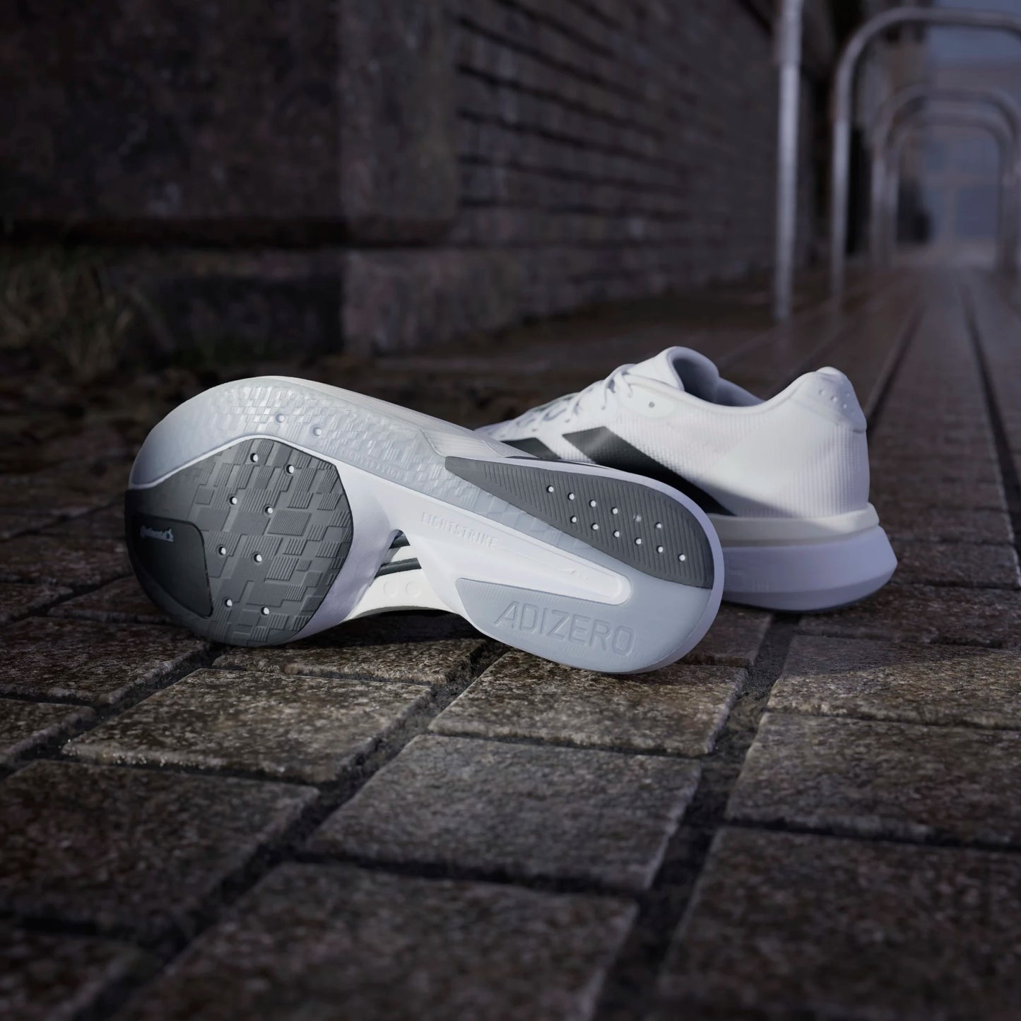 Adidas - Adizero Boston 13 - white / black - Chaussures running hommes