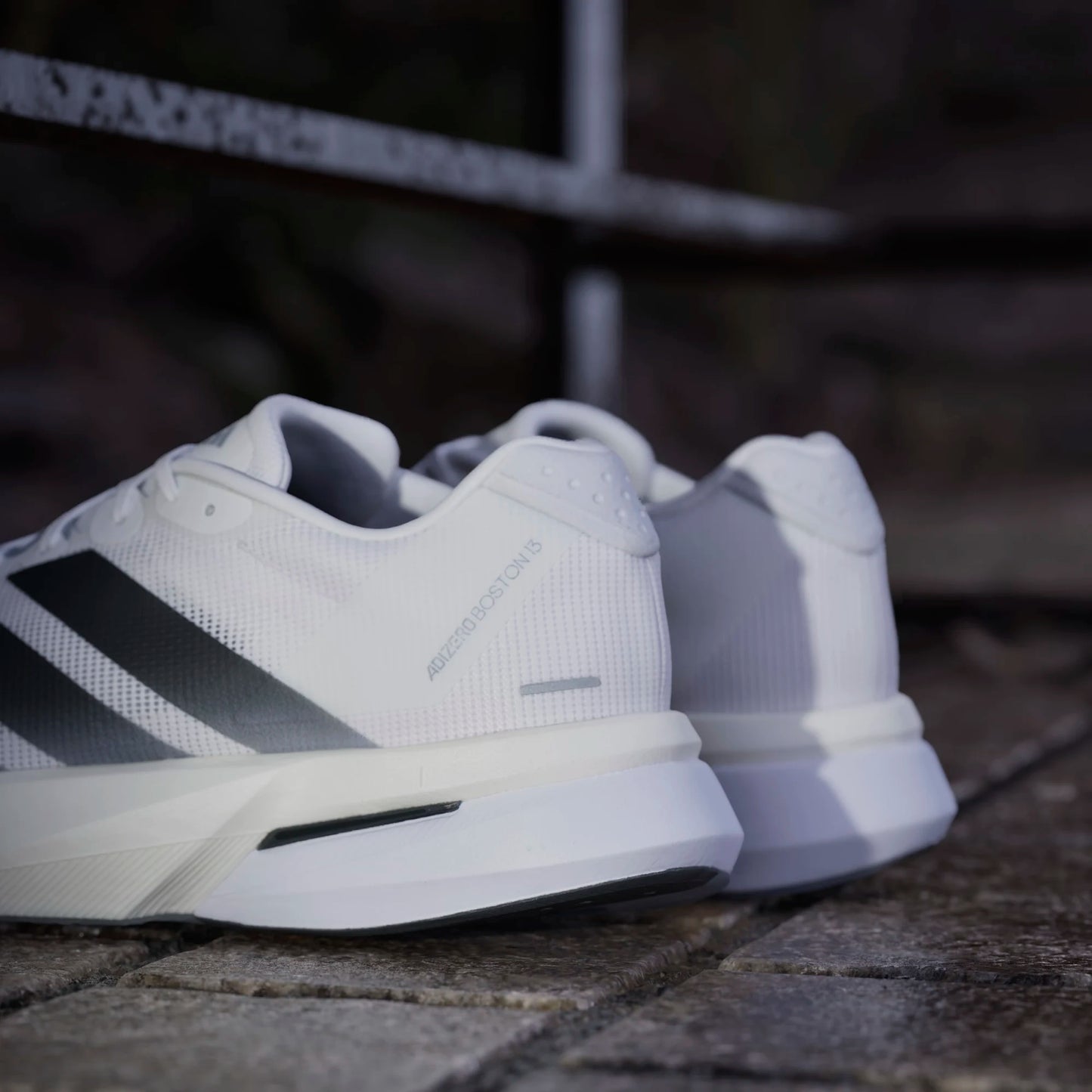 Adidas - Adizero Boston 13 - white / black - Chaussures running hommes