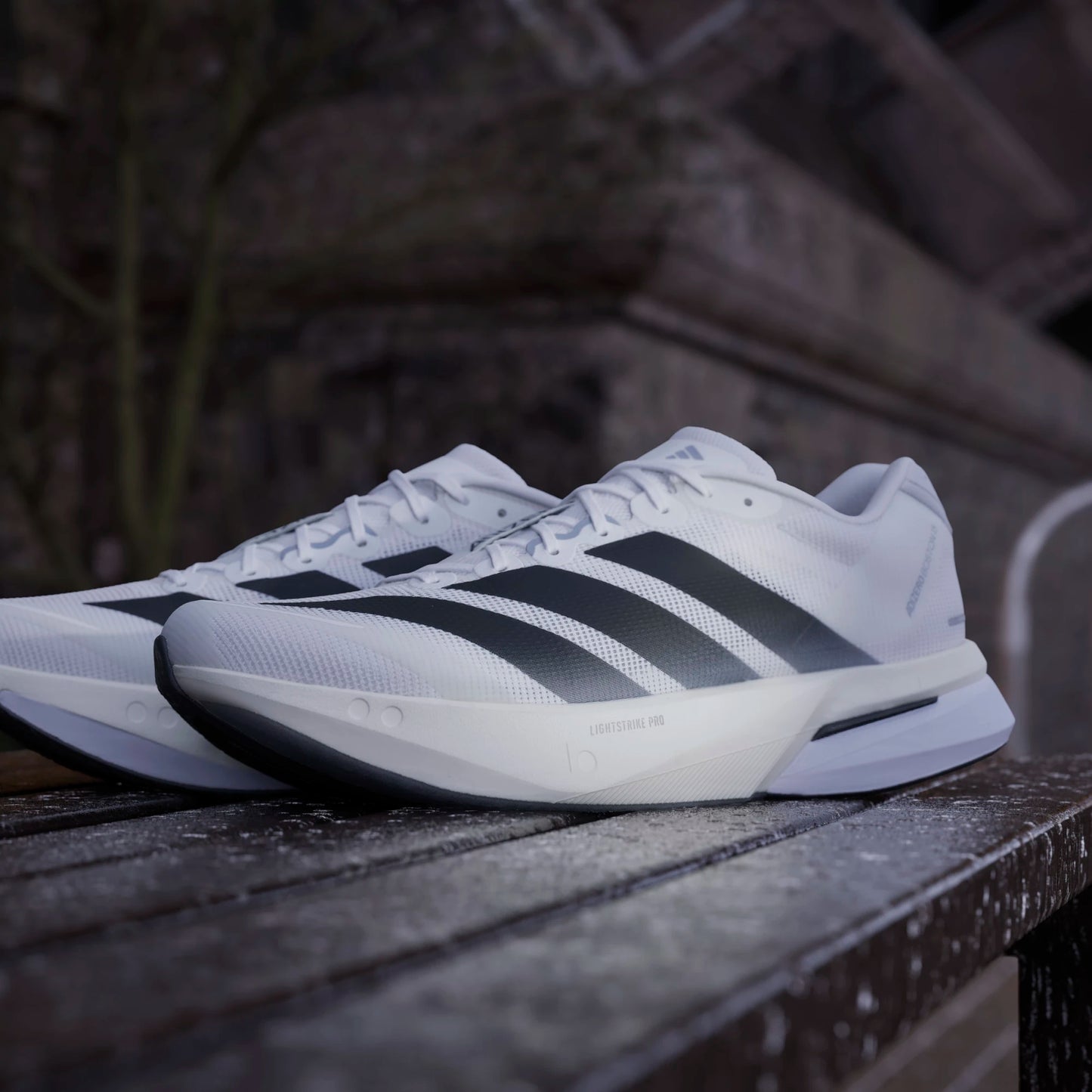 Adidas - Adizero Boston 13 - white / black - Chaussures running hommes