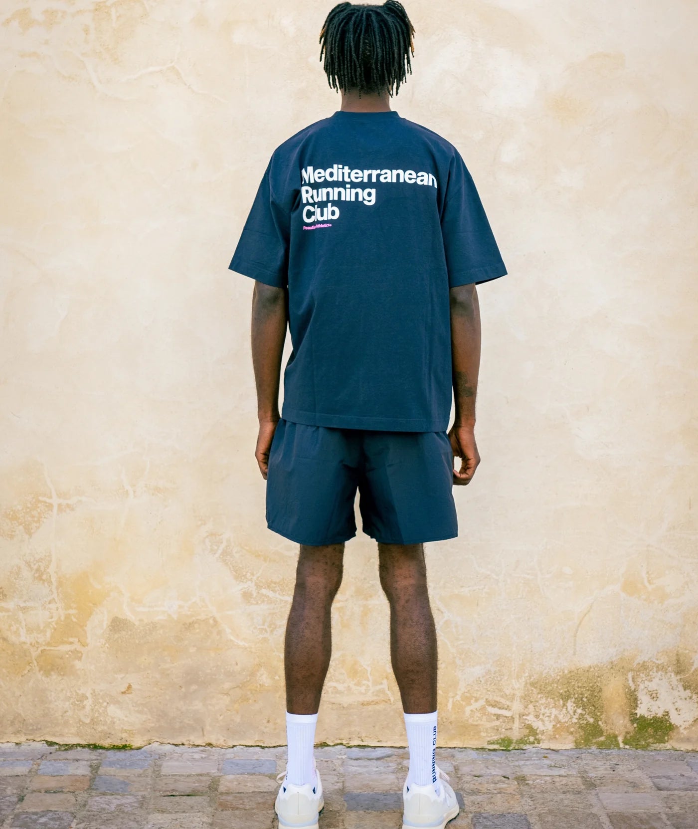 Peaufine Athletics - Oversize Organic T-shirt Mediterranean Running Club - navy - Teeshirt Hommes
