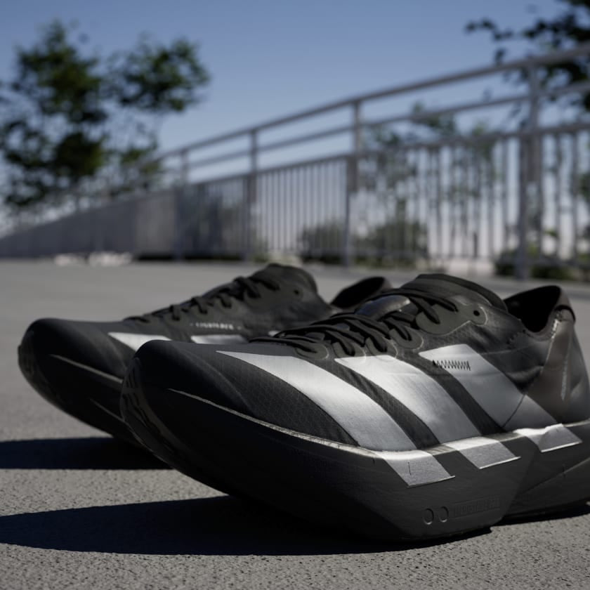 Adidas - Adizero Adios Pro 4 - Core Black / Iron Metallic / Carbon- Chaussures running hommes
