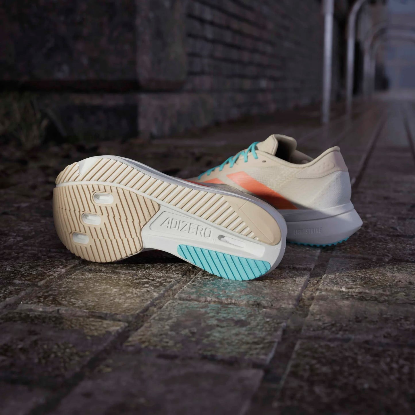 Adidas - Adizero SL2 Womens - Crystal Sand / Semi Coral / Flash Orange - Chaussures de running femmes