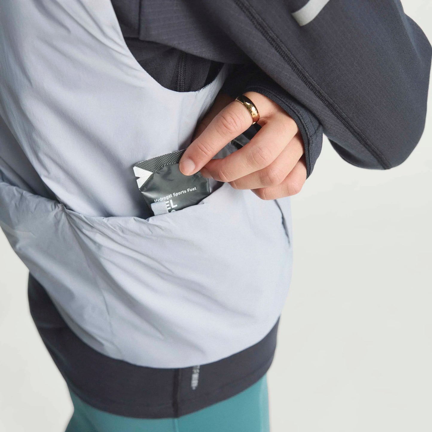 Adidas - ADI365 Vest W - halo silver - Veste running sans manches femmes