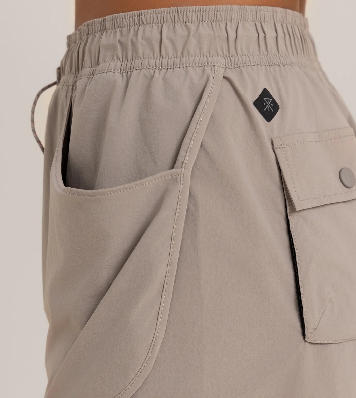 Roark Run Amok - Rapids Hybrid Shorts - rock - Short hybride de running femmes