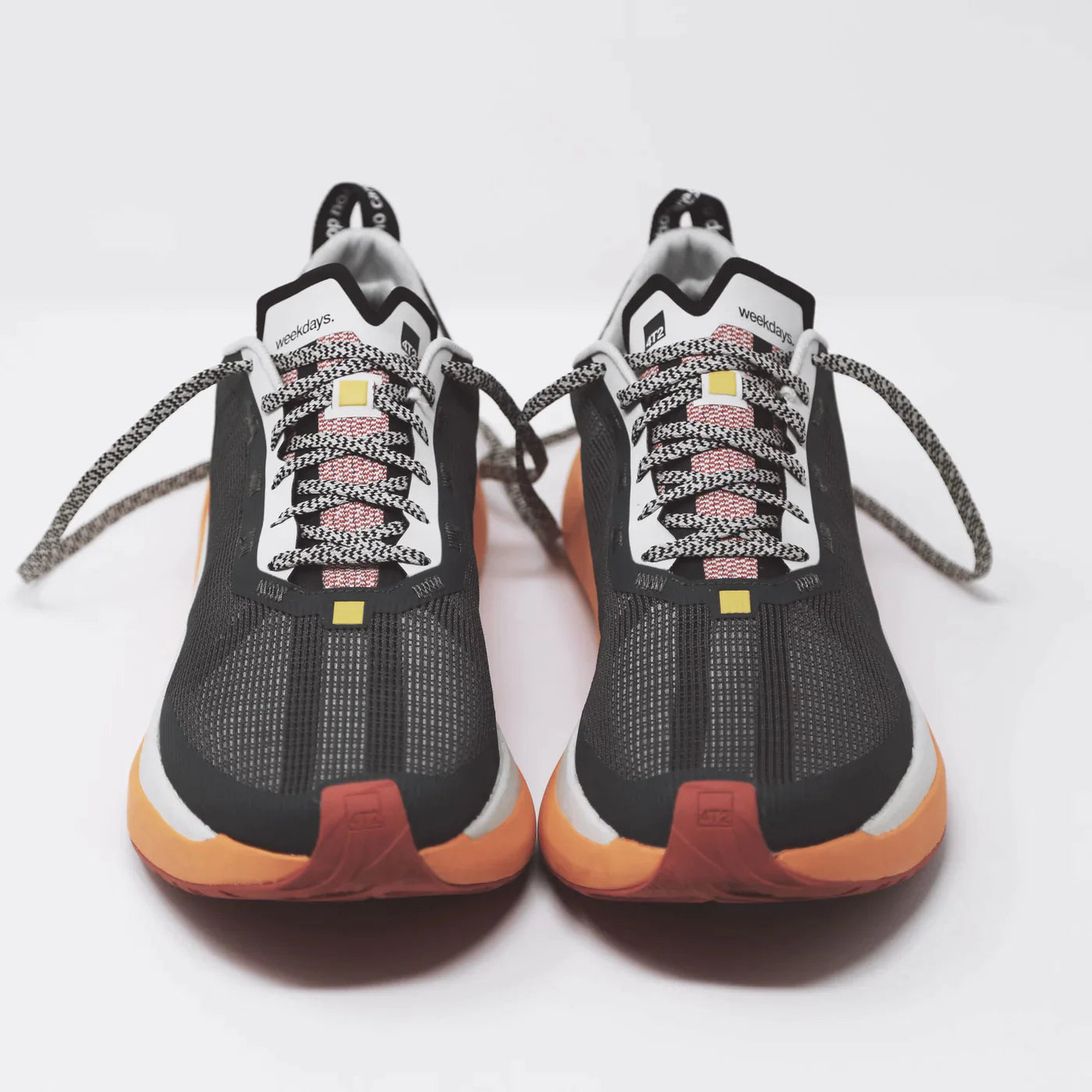 4T2 - Weekdays - black - running shoes