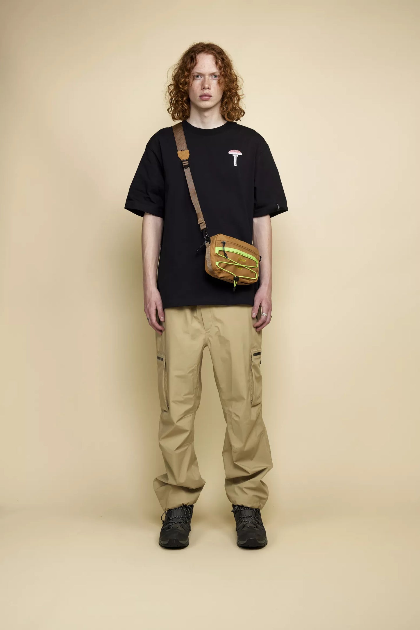 Elliker X Pyra - Litton Crossbody Bag - DK sand - sacoche