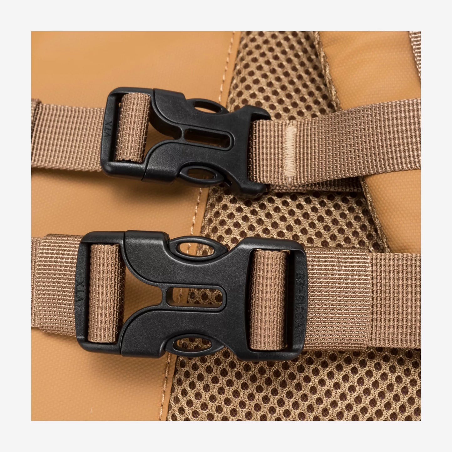 Elliker X Pyra - Kiln Hooded Zip Top Backpack 22L - DK sand - Sac à dos
