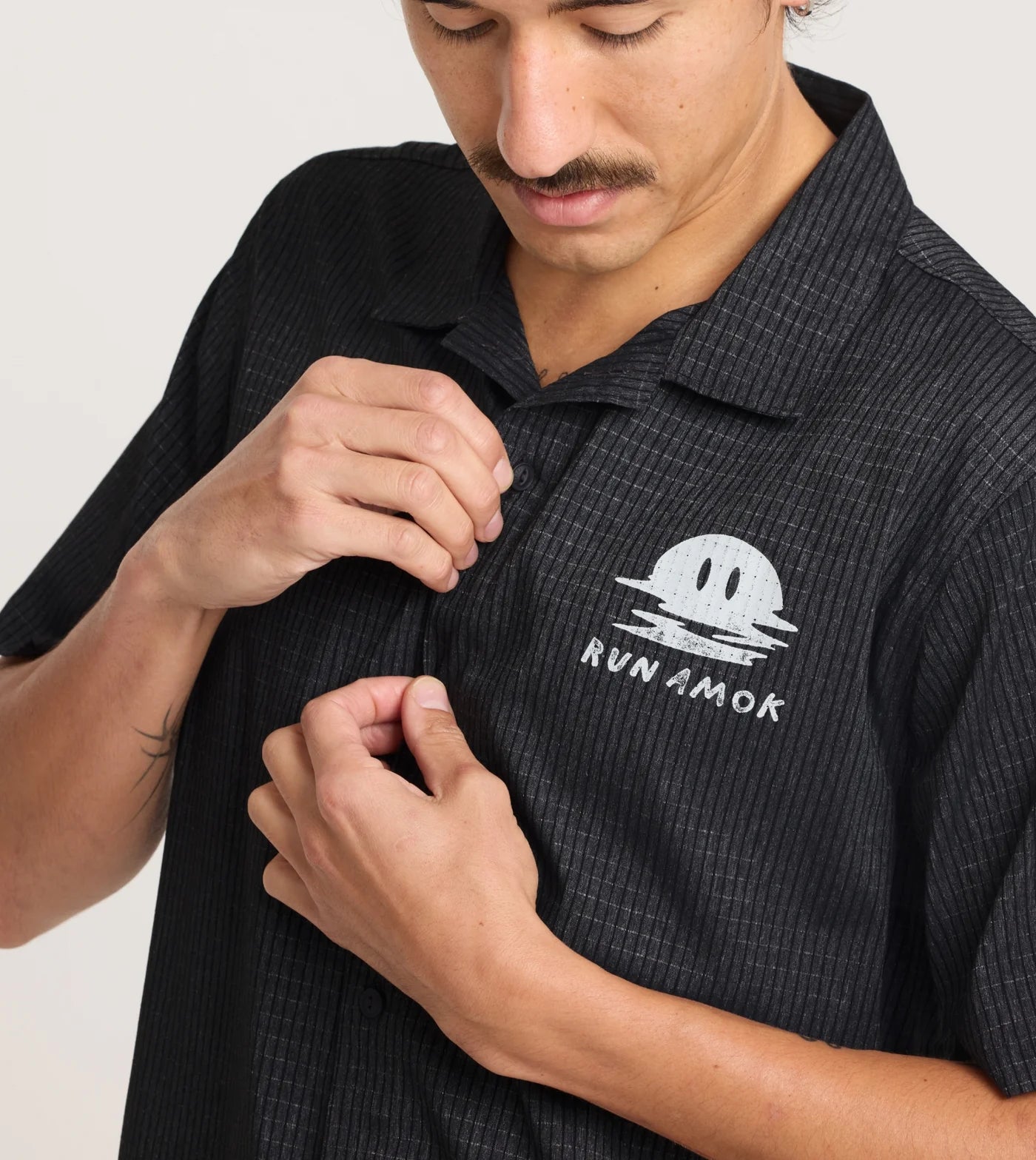 Roark Run Amok - Bless Up Trail Breathable Stretch Shirt - black - chemise running hommes