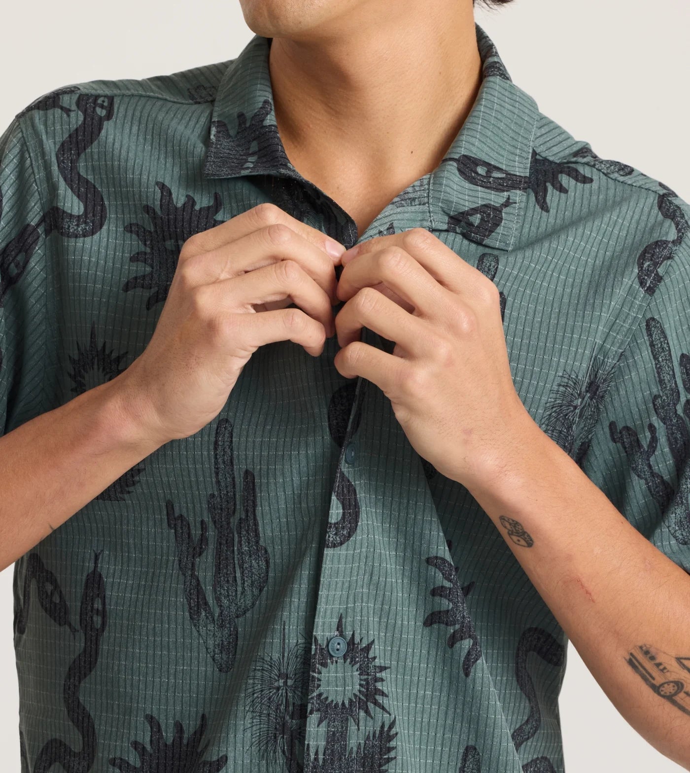 Roark Run Amok - Bless Up Trail Breathable Stretch Shirt - forest - chemise running hommes