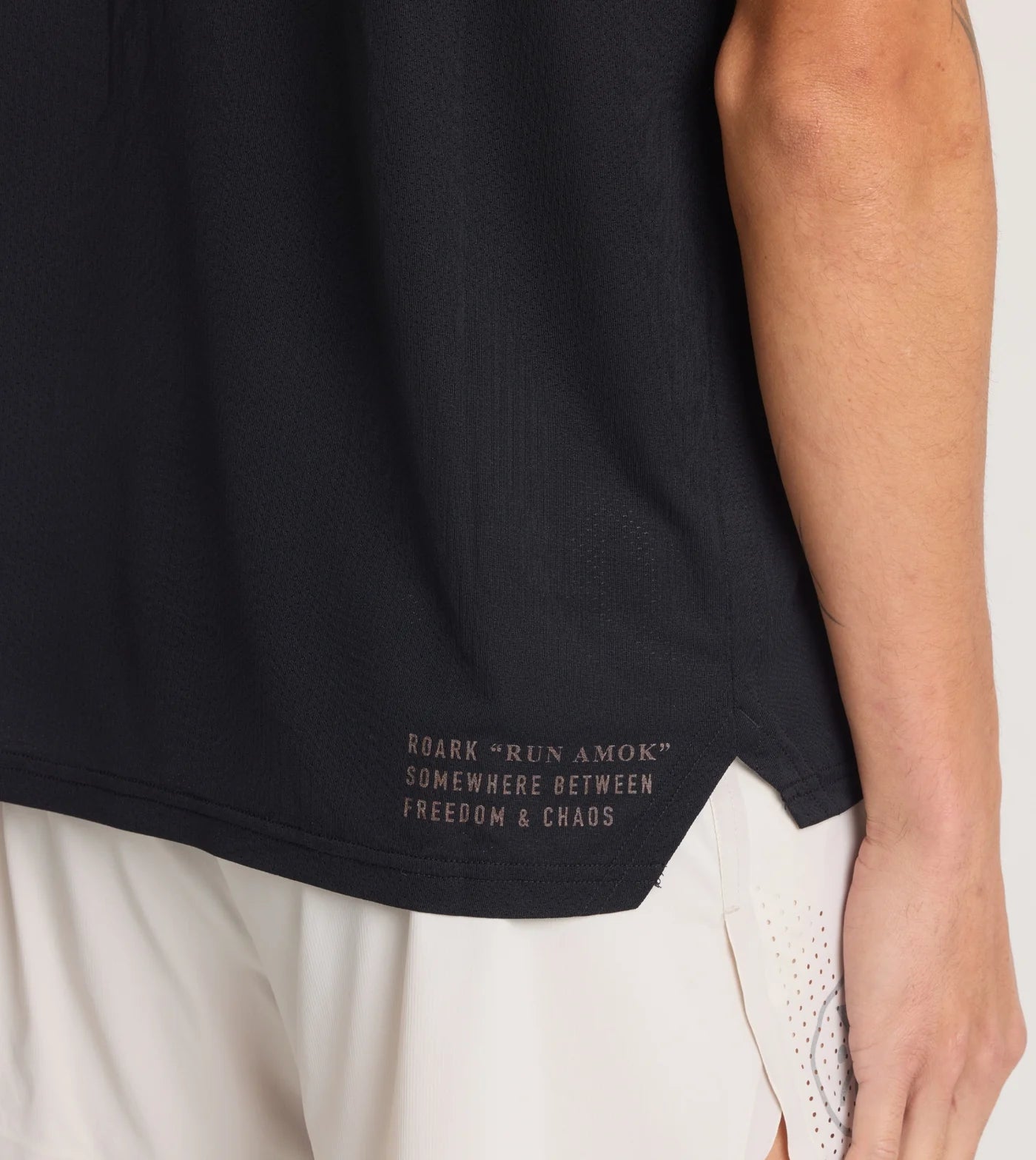 Roark Run Amok - Alta Elite Running Tee - black - Teeshirt running hommes