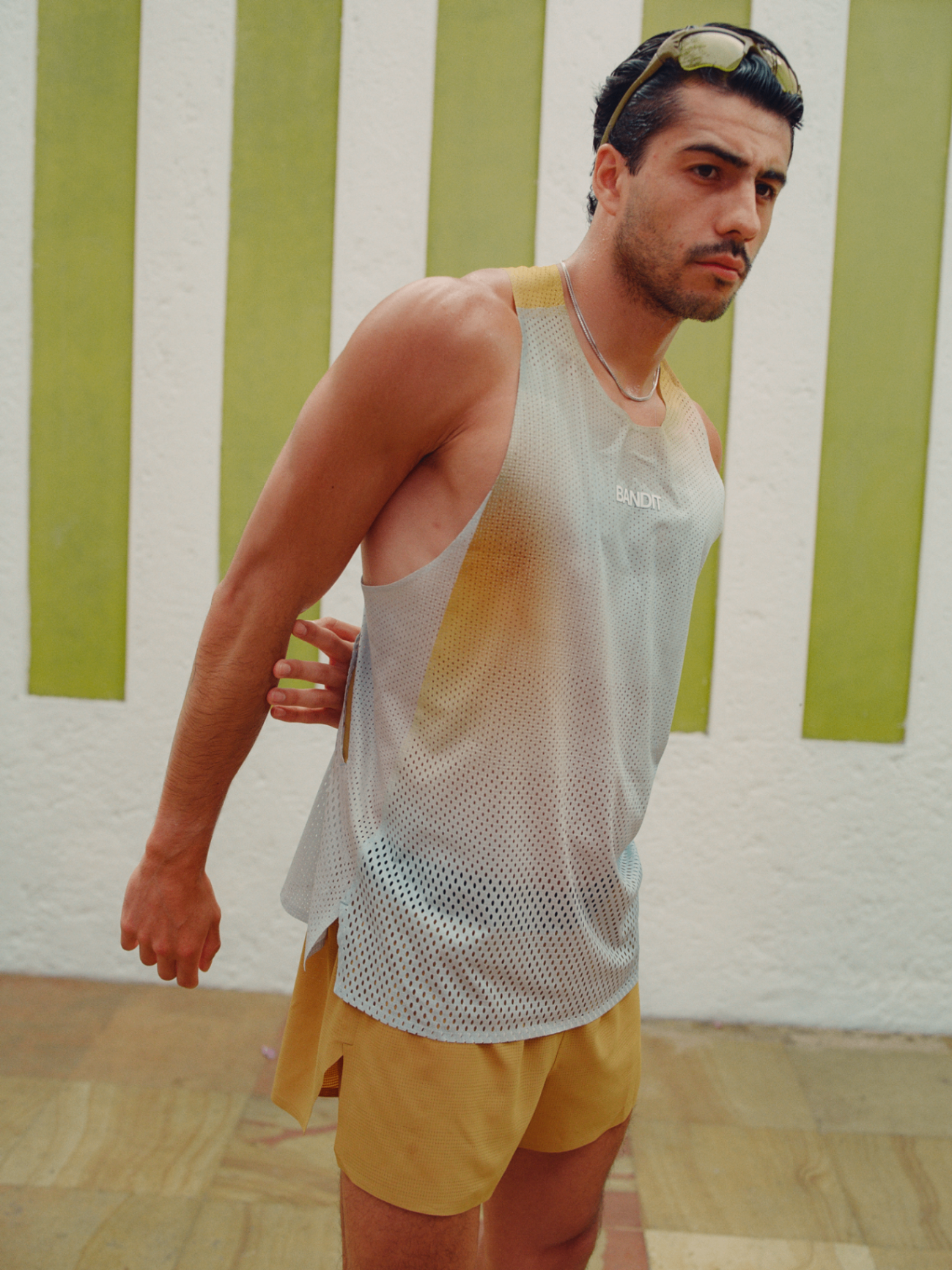 Bandit - Men’s SHREDDER™ Race Singlet with FLOPACK™ - lagoon / multi - Débardeur Running hommes