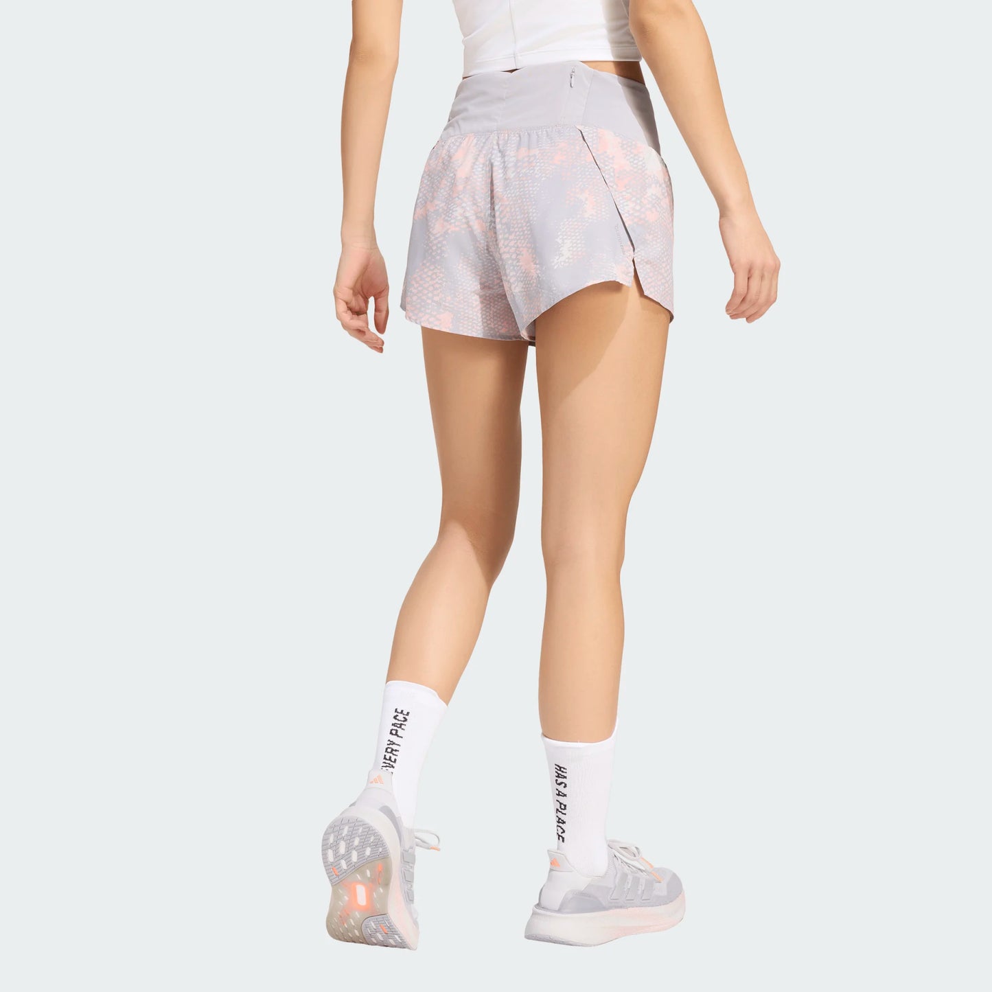 Adidas - Adi365 Animal Print Iconic Short 4“ - Grey One / Semi Frozen Turbo / Glory Grey - Short running femmes