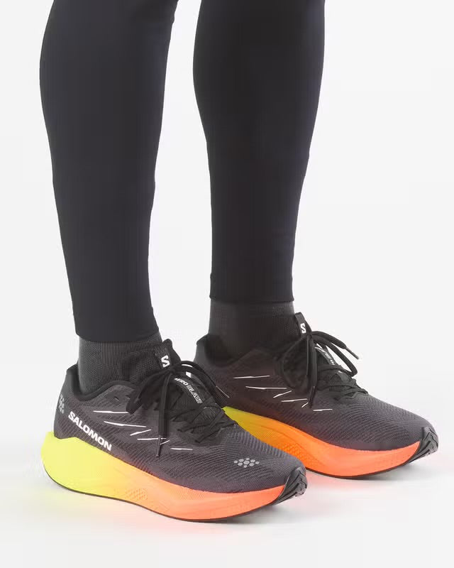 Salomon - Aero Blaze 4 Gradient - Black / White / Safety Yellow -  Chaussures running hommes
