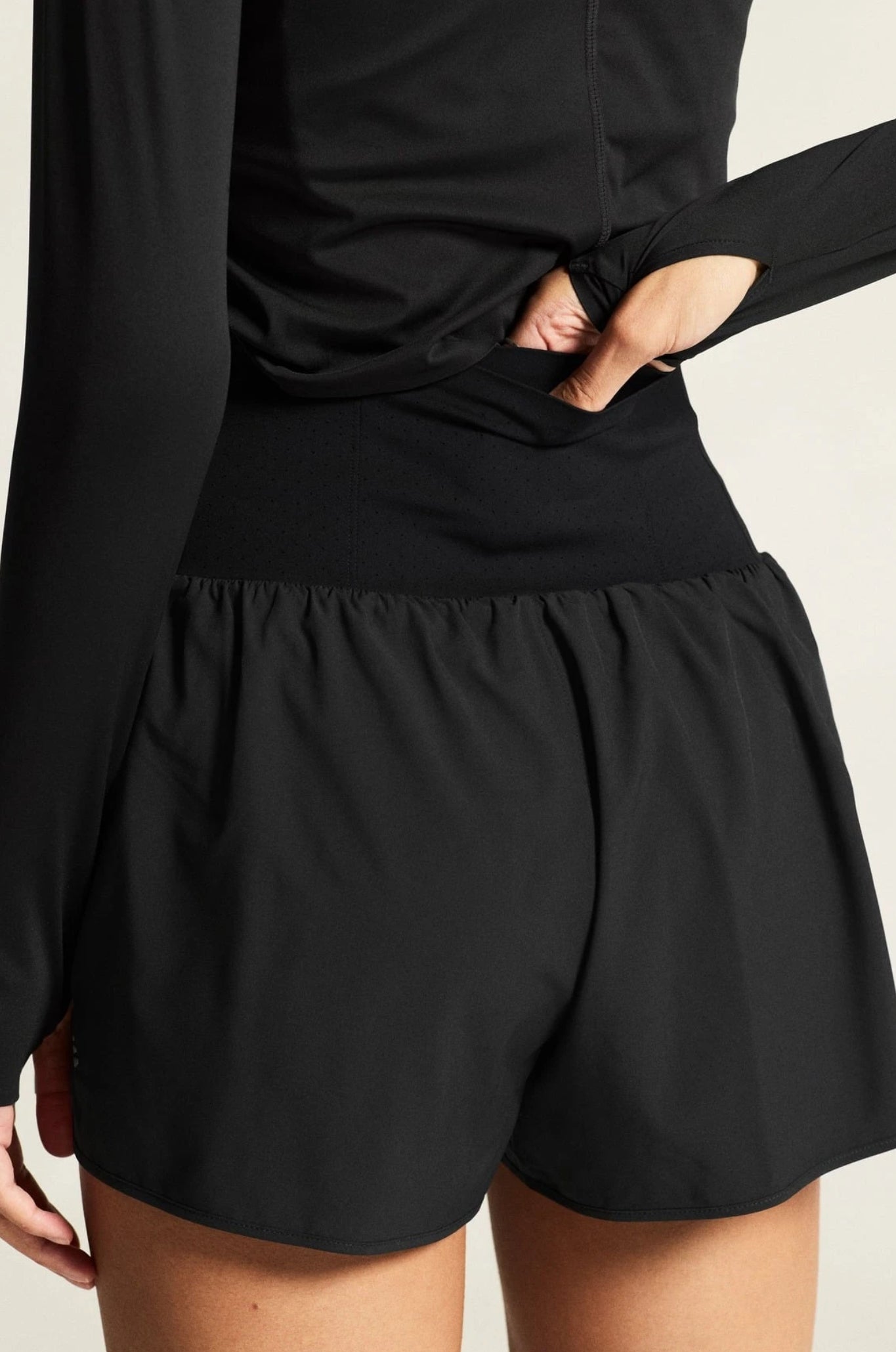 Craft - Hypervent Wide Shorts W - black - Short running femmes