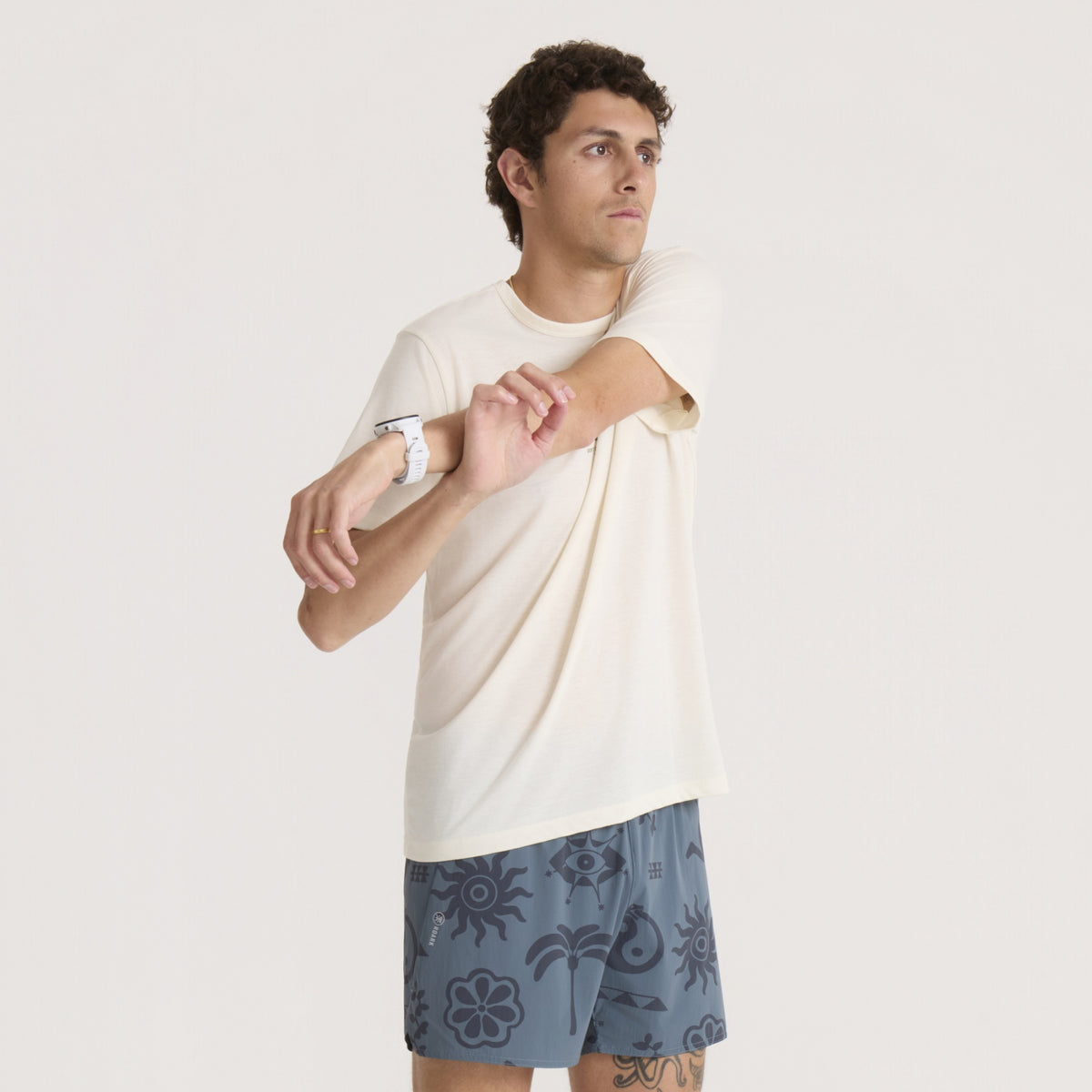 Roark - Mathis Active Graphic Tee - unbleached - teeshirt running hommes