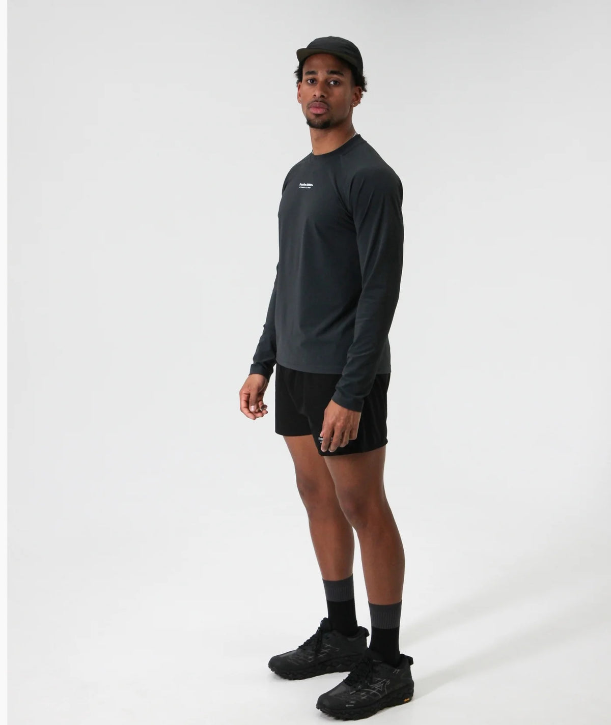 Peaufine Athletics - Rib Tech Longsleeve Tee - anthracite - Teeshirt Running Hommes