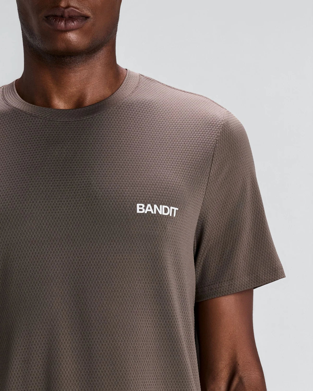 Bandit - Men’s MICROMESH™ Run Tee - cocoa - Teeshirt Running hommes