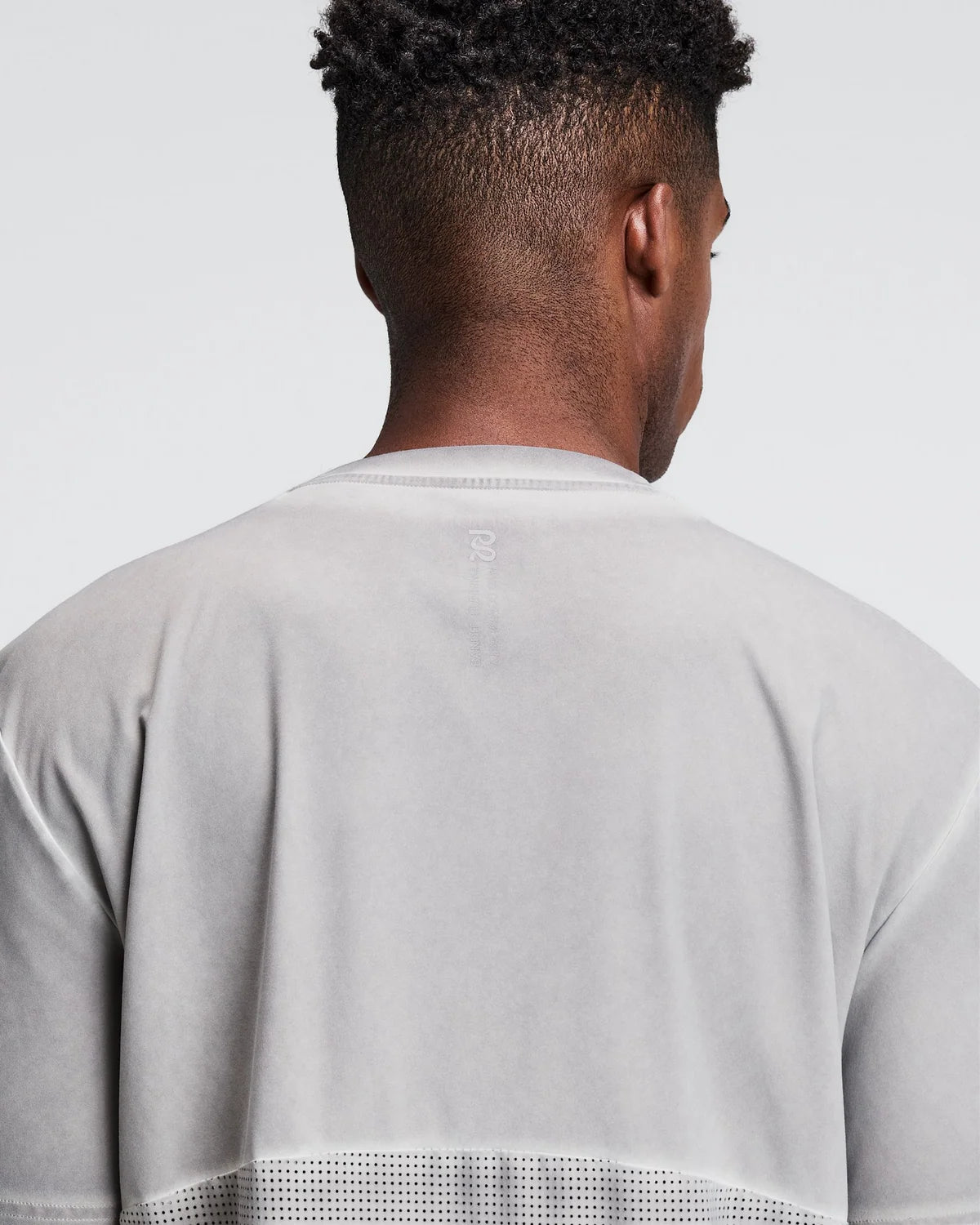 Bandit - Men’s FRIOSOFT™ Perforated Box Tee - concrète taupe - Teeshirt Running homme