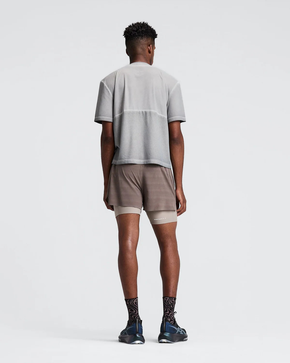 Bandit - Men’s FRIOSOFT™ Perforated Box Tee - concrète taupe - Teeshirt Running homme