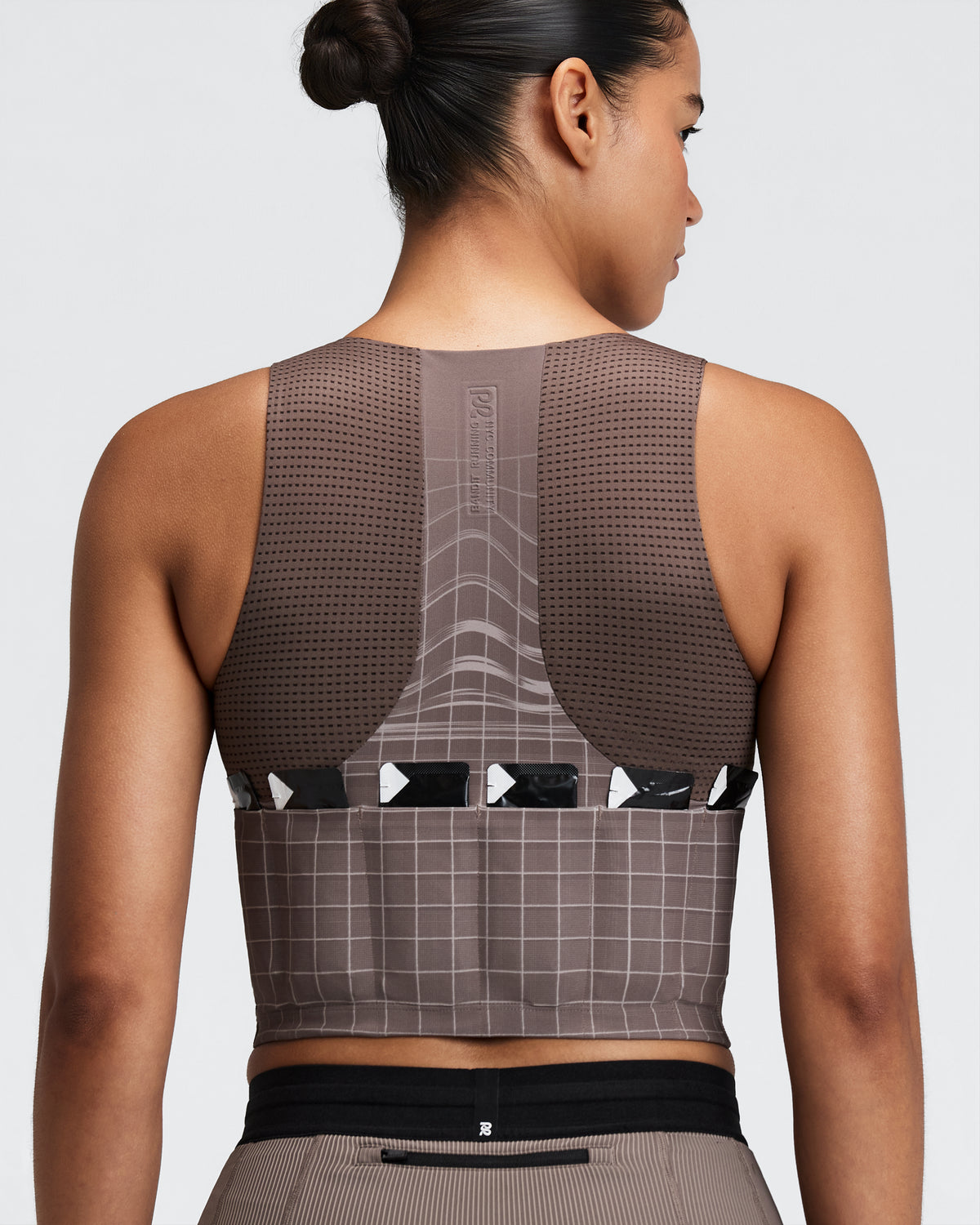 Bandit - Women’s VANISHER™ V-neck Race Crop - cocoa - Brassière Running femmes