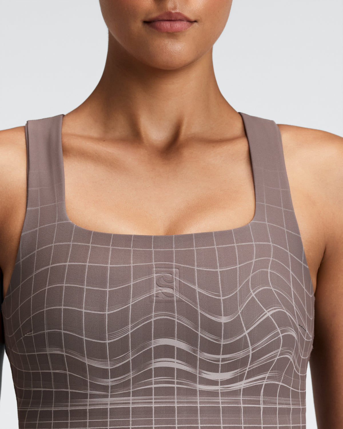 Bandit - Women’s VANISHER™ V-neck Race Crop - cocoa - Brassière Running femmes