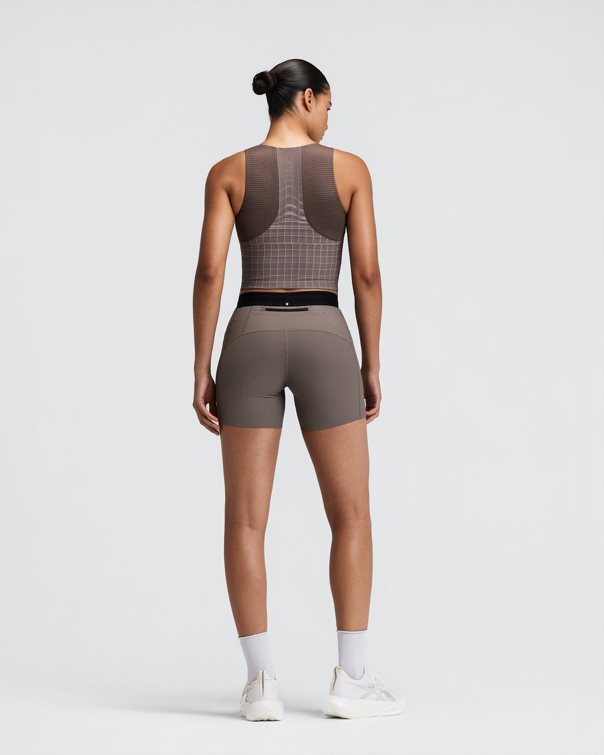 Bandit - Women’s VANISHER™ V-neck Race Crop - cocoa - Brassière Running femmes