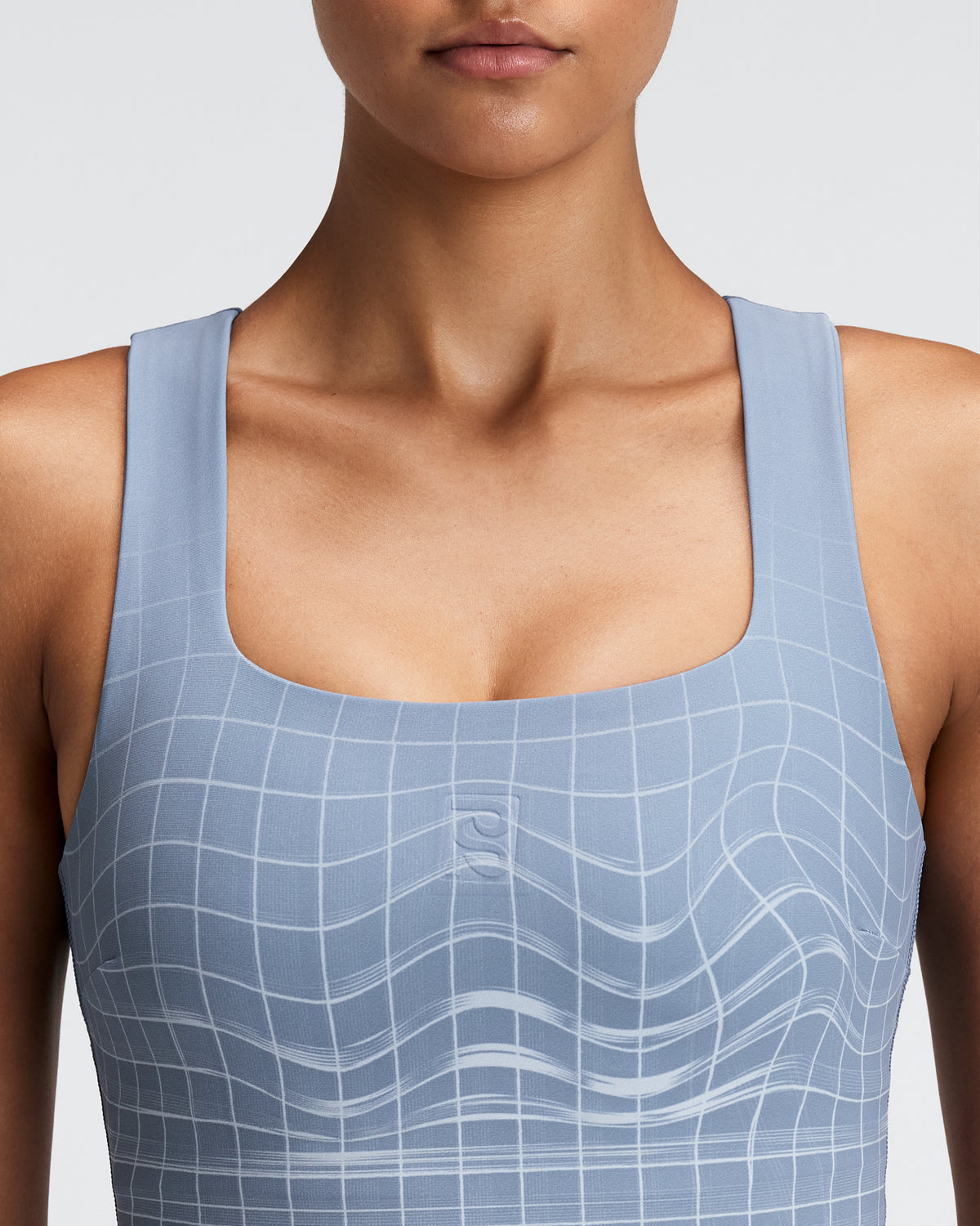 Bandit - Women’s VANISHER™ V-neck Race Crop - pavillon blue - Brassière Running femmes