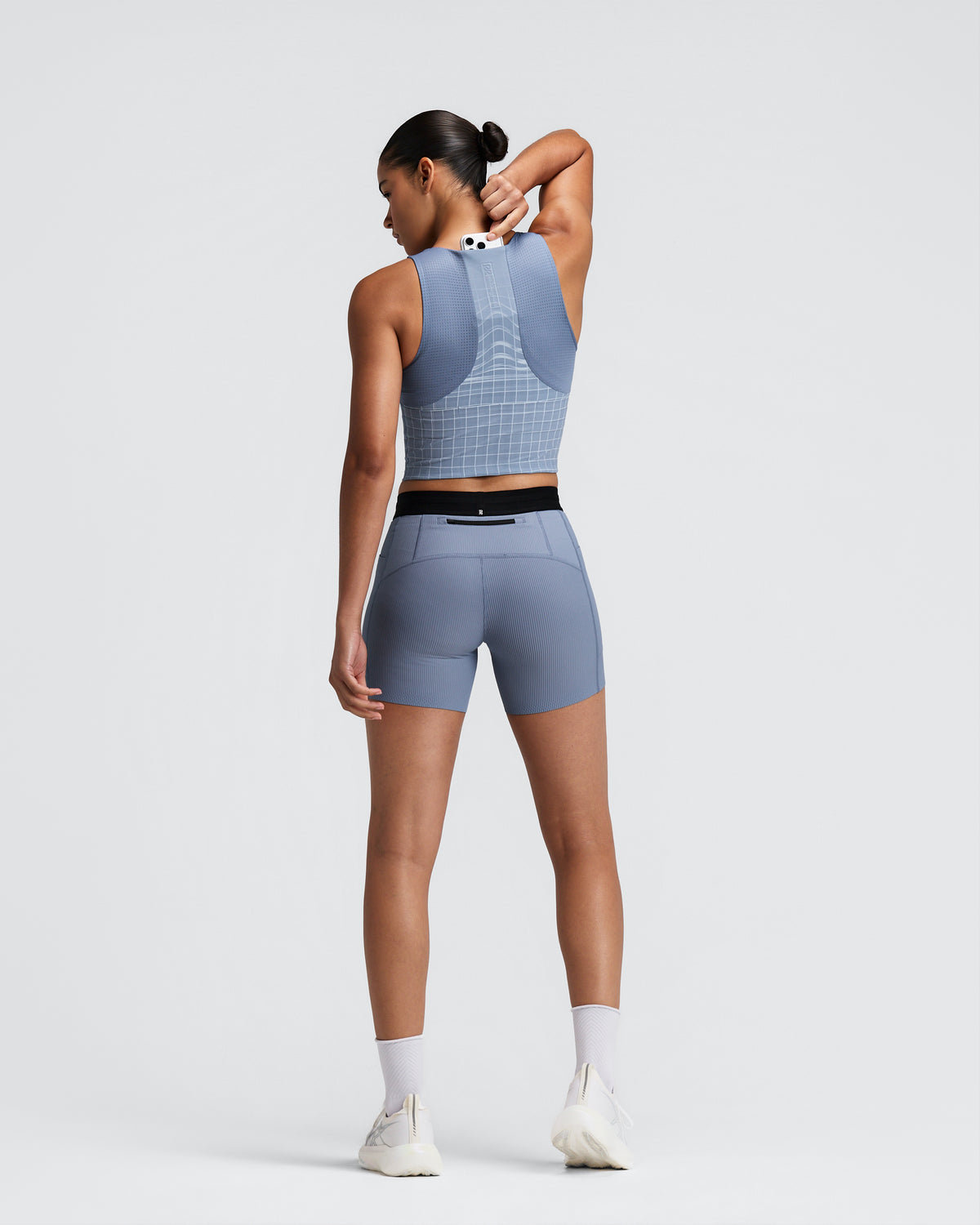 Bandit - Women’s VANISHER™ V-neck Race Crop - pavillon blue - Brassière Running femmes