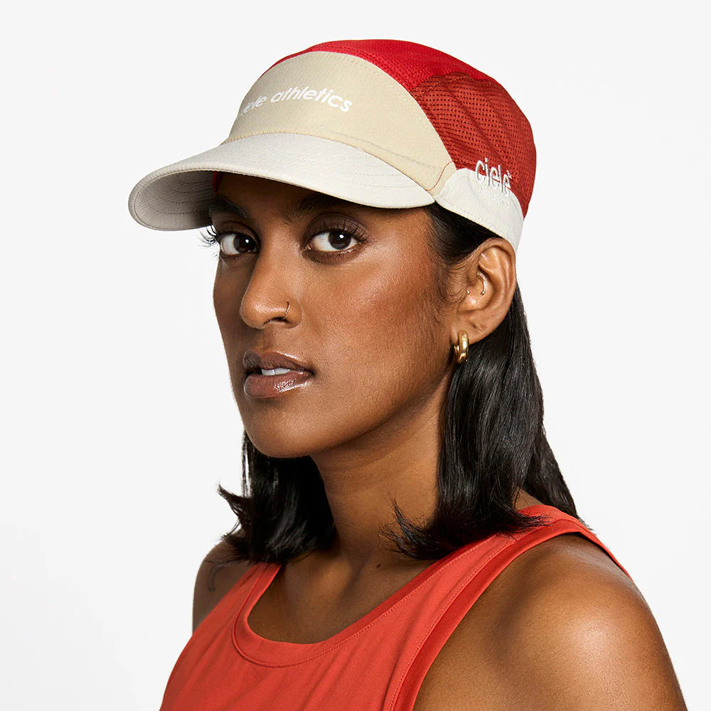 Ciele Athletics - FSTCap SC - Field - Iconic SL - safari / red - casquette running unisexe