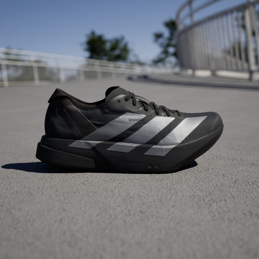 Adidas - Adizero Adios Pro 4 - Core Black / Iron Metallic / Carbon- Chaussures running hommes