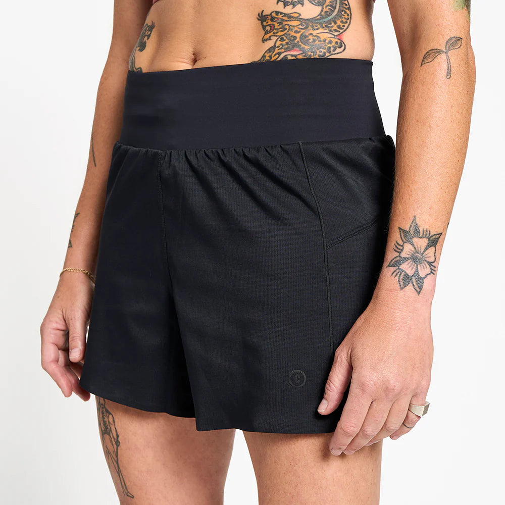 Ciele Athletics - W TRNShort 4" brief - black - Short running femmes
