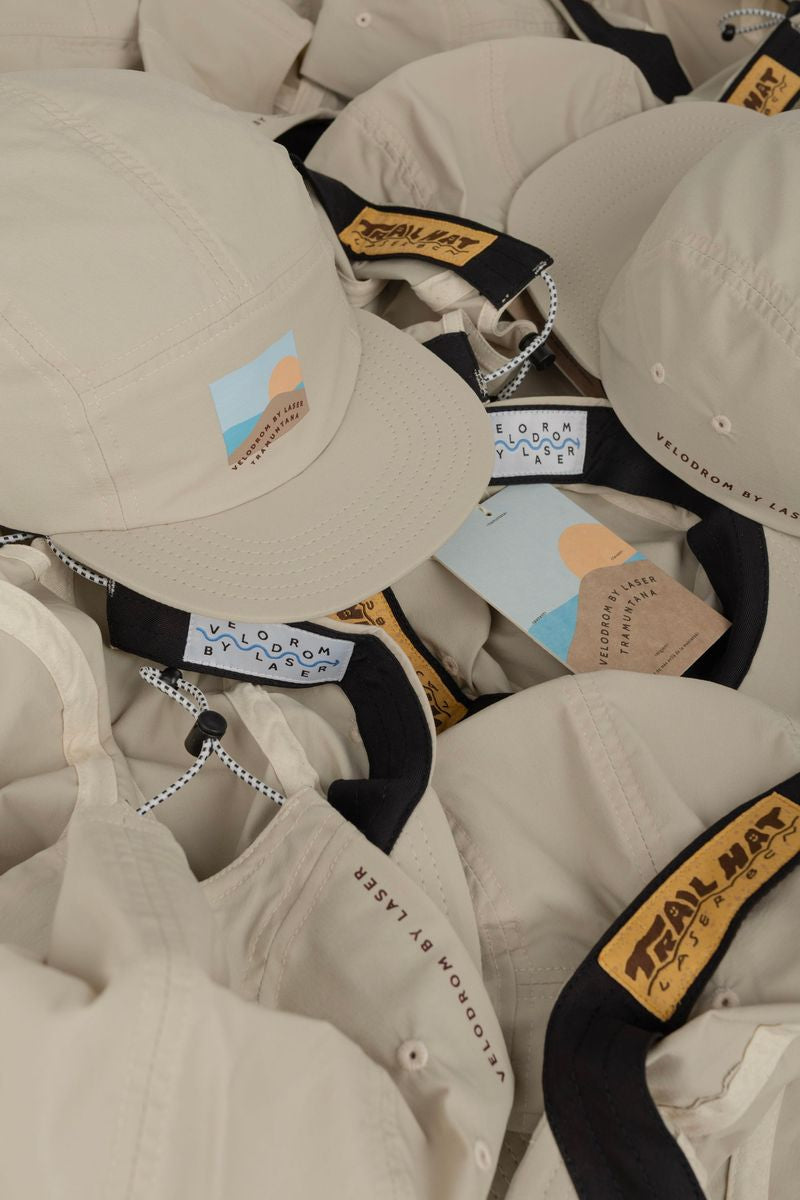 Laser Barcelona X VELODROM - Tramuntana Trail 5 Panel Hat - bone - Casquette running unisexe