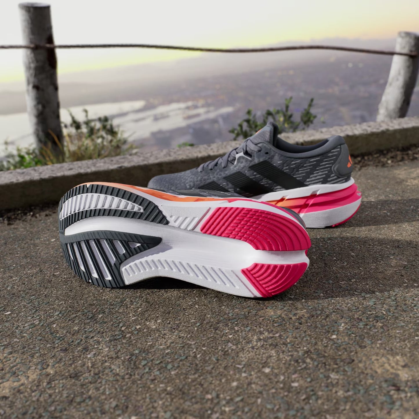 Adidas - Adistar 4 - Onix / Core Black / Lucid Orange - Chaussures running hommes