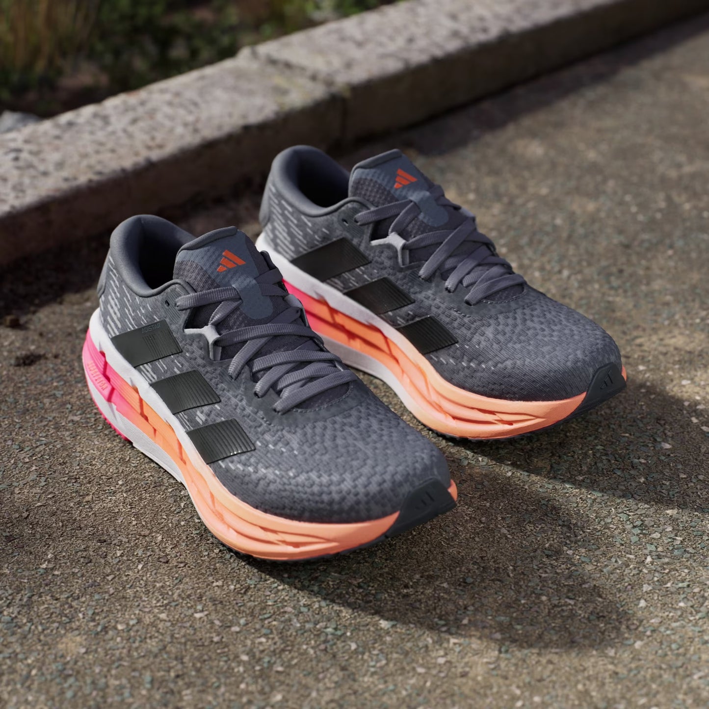 Adidas - Adistar 4 - Onix / Core Black / Lucid Orange - Chaussures running hommes