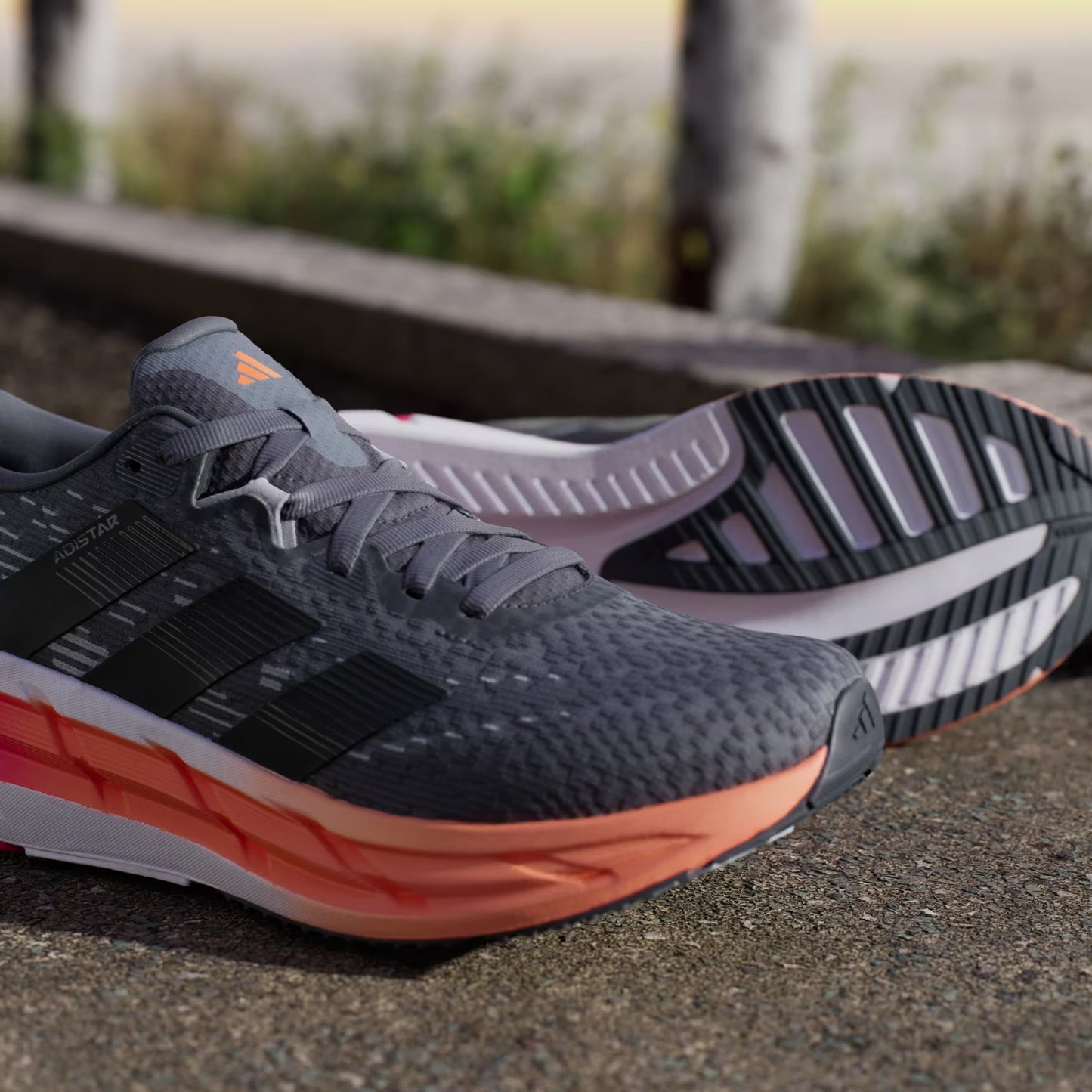 Adidas - Adistar 4 - Onix / Core Black / Lucid Orange - Chaussures running hommes