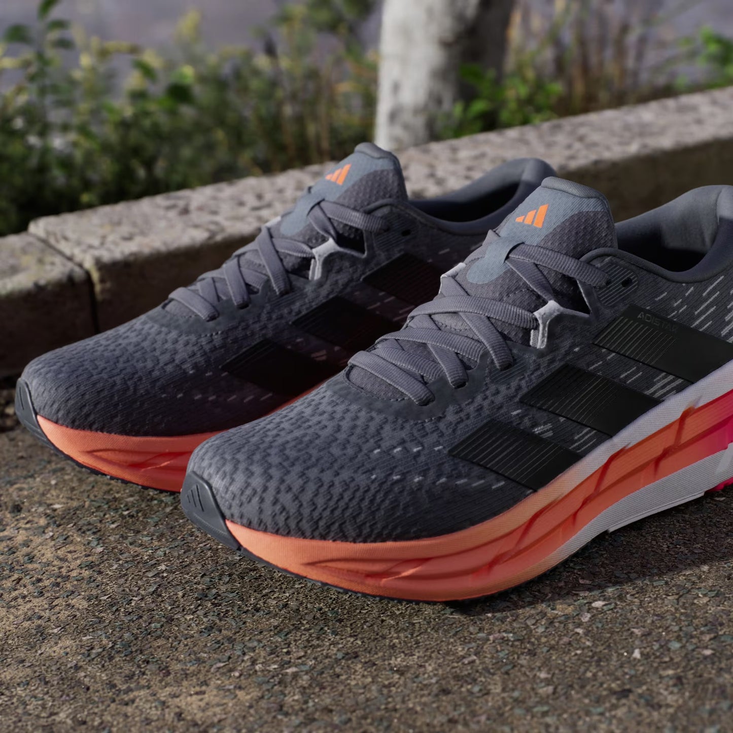 Adidas - Adistar 4 - Onix / Core Black / Lucid Orange - Chaussures running hommes