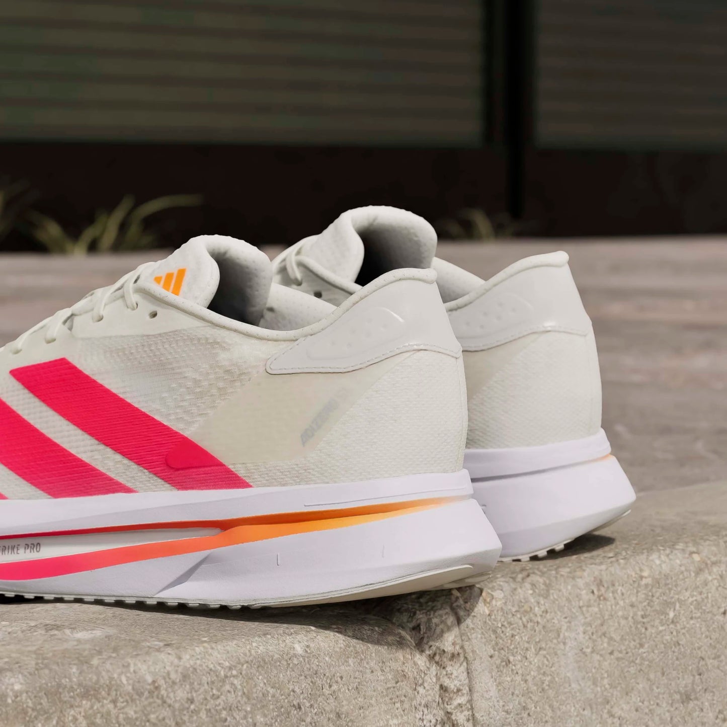 Adidas - Adizero SL2 - Off White / Pure Orange / Lucid Red - Chaussures de running hommes