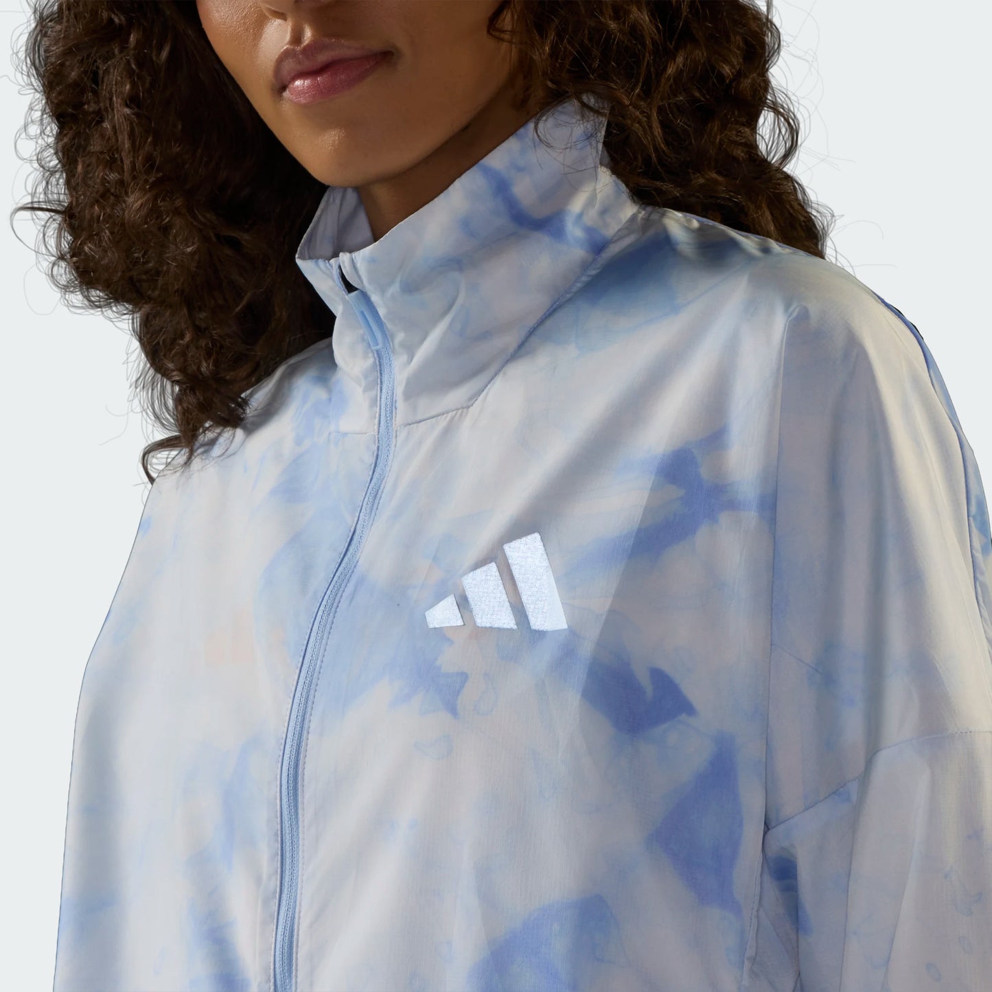 Adidas - Terrex Multi Spray Dye Clima365 Wind Jacket - White / Glow Blue - Veste running femmes