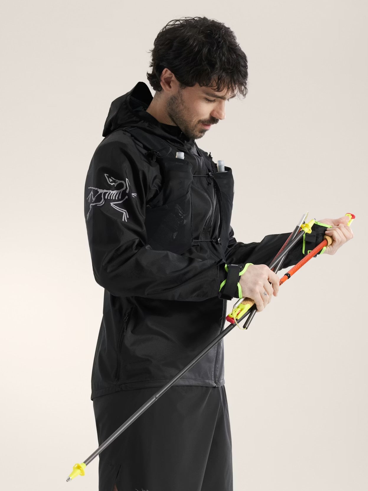 Arc’teryx - Norvan Windshell Hoody - black / graphite - veste running hommes
