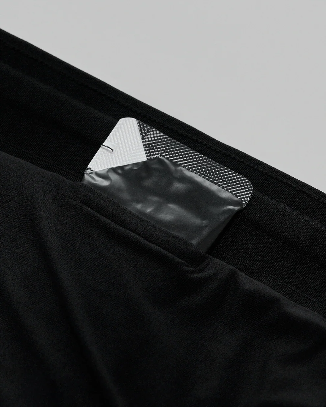 Bandit - Women’s VENTO™ Next Gen 3” Split Short - black - Short Running femmes