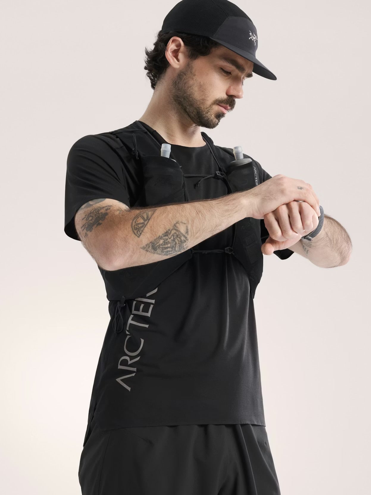 Arc’teryx - Norvan Downword Logo SS Tee - black - teeshirt running hommes