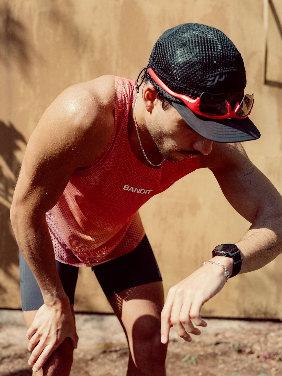 Bandit - Men’s SHREDDER™ Race Singlet with FLOPACK™ - poppy / copal - Débardeur Running hommes