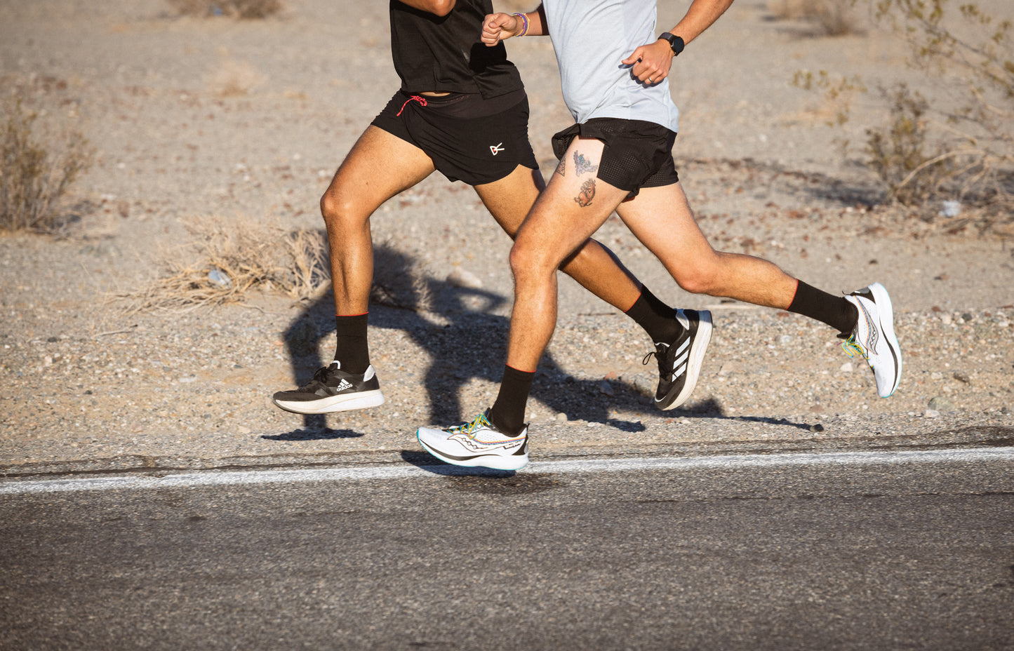 Near Earth - The Distance Running Socks - black